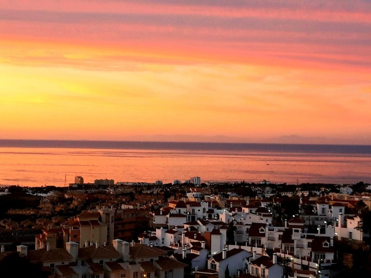 4 Bedroom Holiday Townhouse In Riviera Del Sol With Sea Views Sitio de Calahonda Eksteriør billede